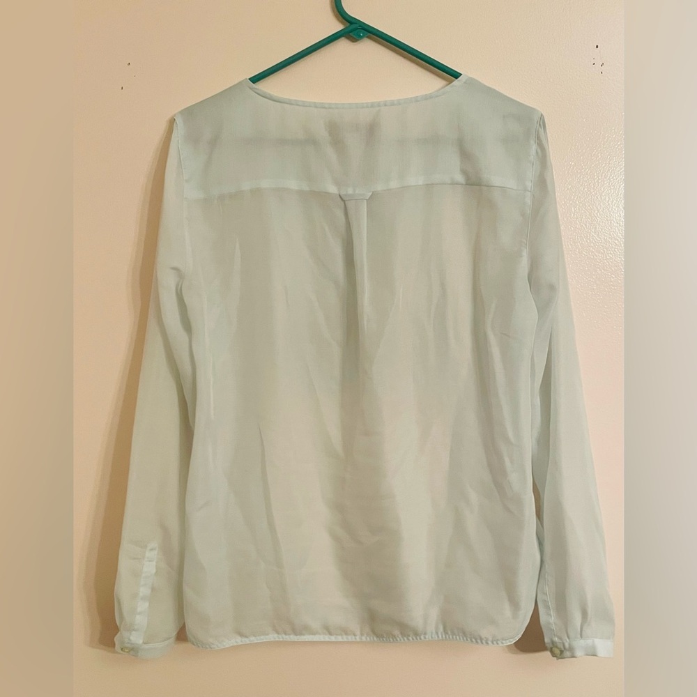 Loft SheerL/Sleeved Blpuse W/Bib Pleating and Buttons, Light Green Size M EUC - Picture 8 of 8